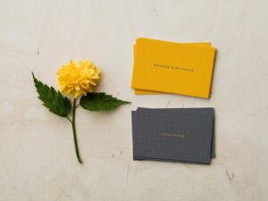 Read more about the article Free Front / Back Business Card Mockup PSD